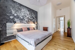 2 bedrooms, desk, iron/ironing board, free WiFi