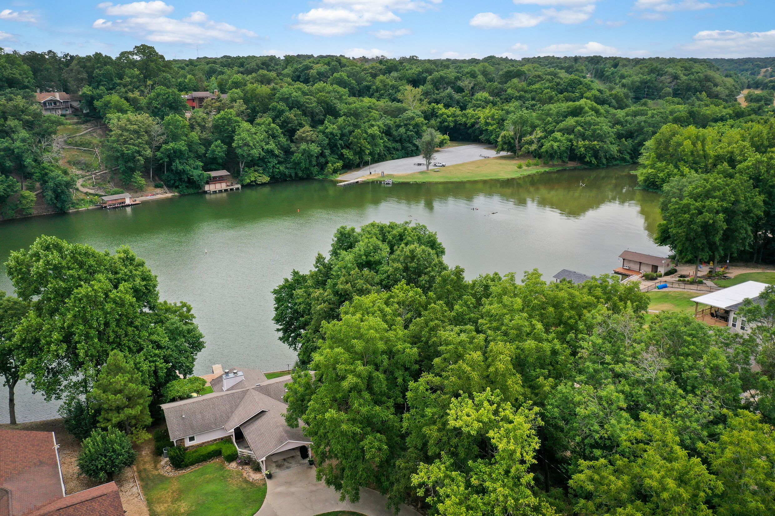 Ozark Oasis, Lakehouse 30 steps from the lake