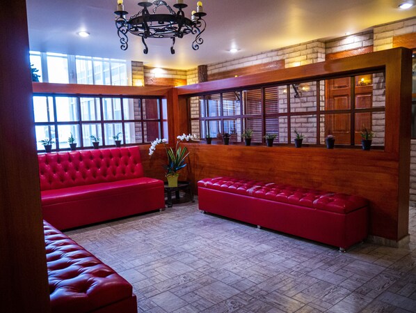 32-inch TV with cable channels