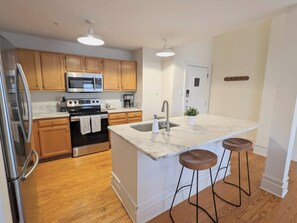 Dishwasher, cookware/dishes/utensils