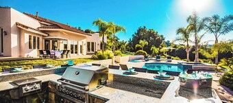 Grapevine by Avantstay Secluded 5BR Villa 4 Acres of Vineyards & Avo Groves!