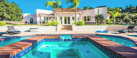 House (5 Bedrooms) | Front of property