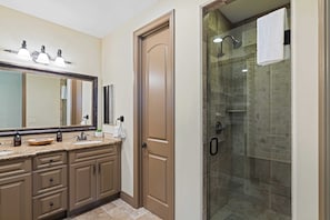 Huvila (Multiple Bedrooms) | Sisätilat