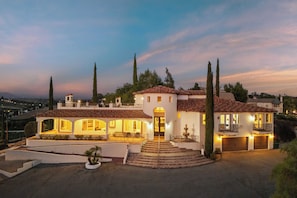 Vila (Multiple Bedrooms) | Interior