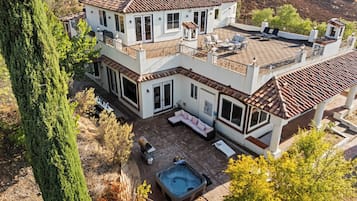 Villa (Multiple Bedrooms) | Innvendig