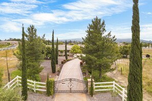 Villa (6 Bedrooms) | Interior - Secluded Estate Exclusive Views of Wine Country + Private Home Theater Twilight Vines by Avantstay (Temecula)