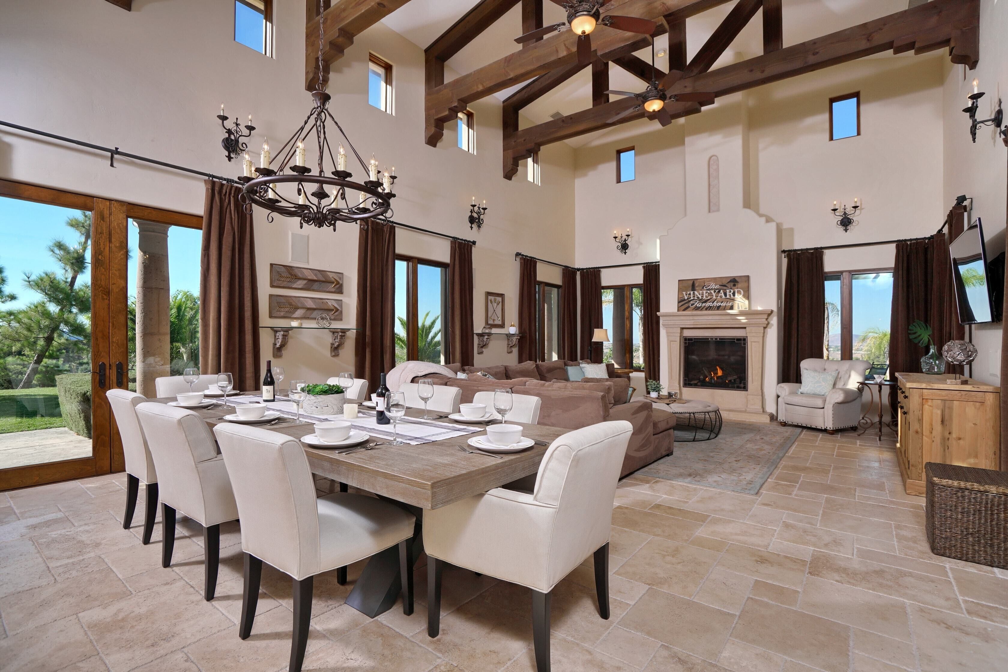 别墅 (Multiple Bedrooms) | 用餐