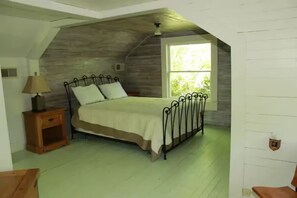 5 bedrooms, WiFi, bed sheets
