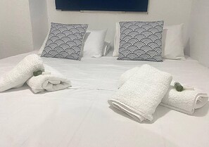 1 chambre, fer et planche à repasser, Wi-Fi, draps fournis