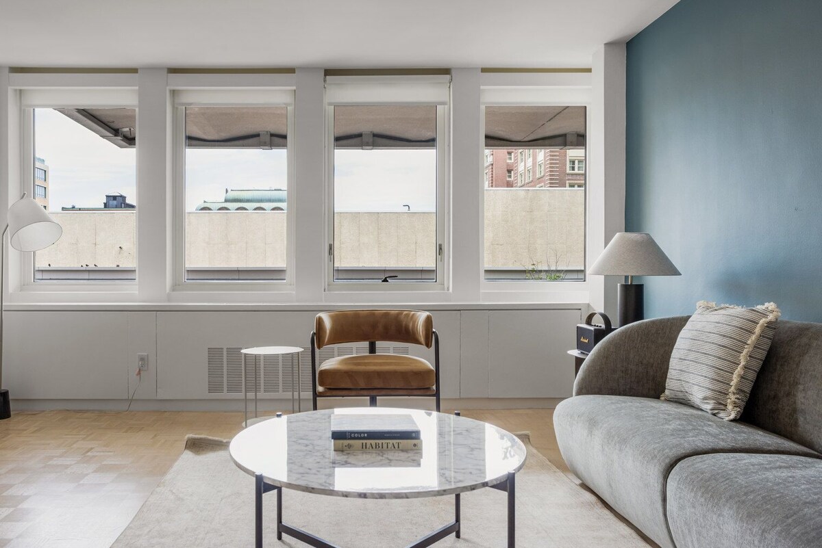 Sunny Back Bay 1BR w/ W/D nr Newbury St, by Blueground