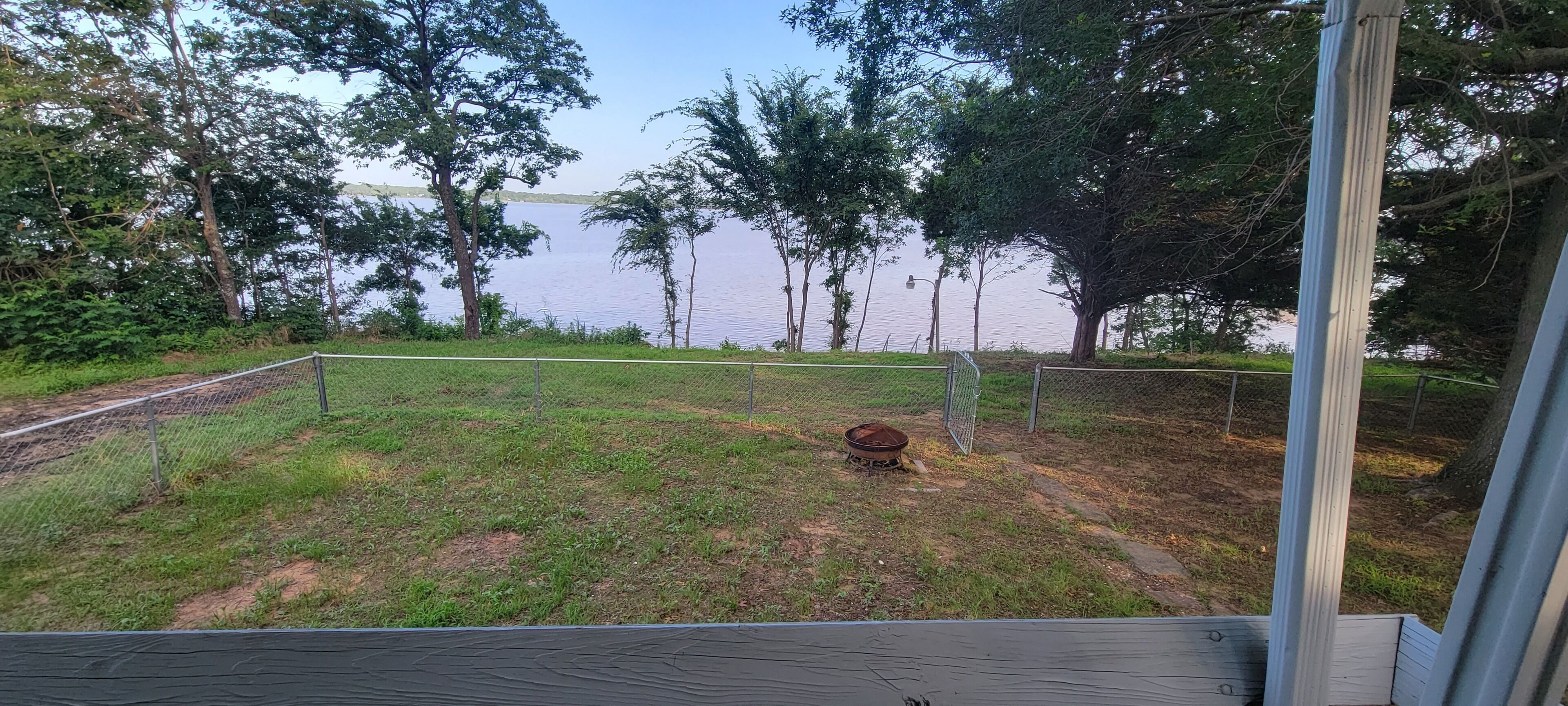 Lakefront home just off I-40