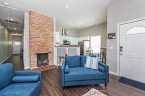 Smart TV - The Pink Pearl / 5 Min to Rupp / Newly Remodeled (Lexington)