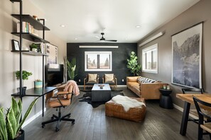 Apartament | Sala d'estar | Televisor intel·ligent, Netflix, Hulu i serveis de streaming
