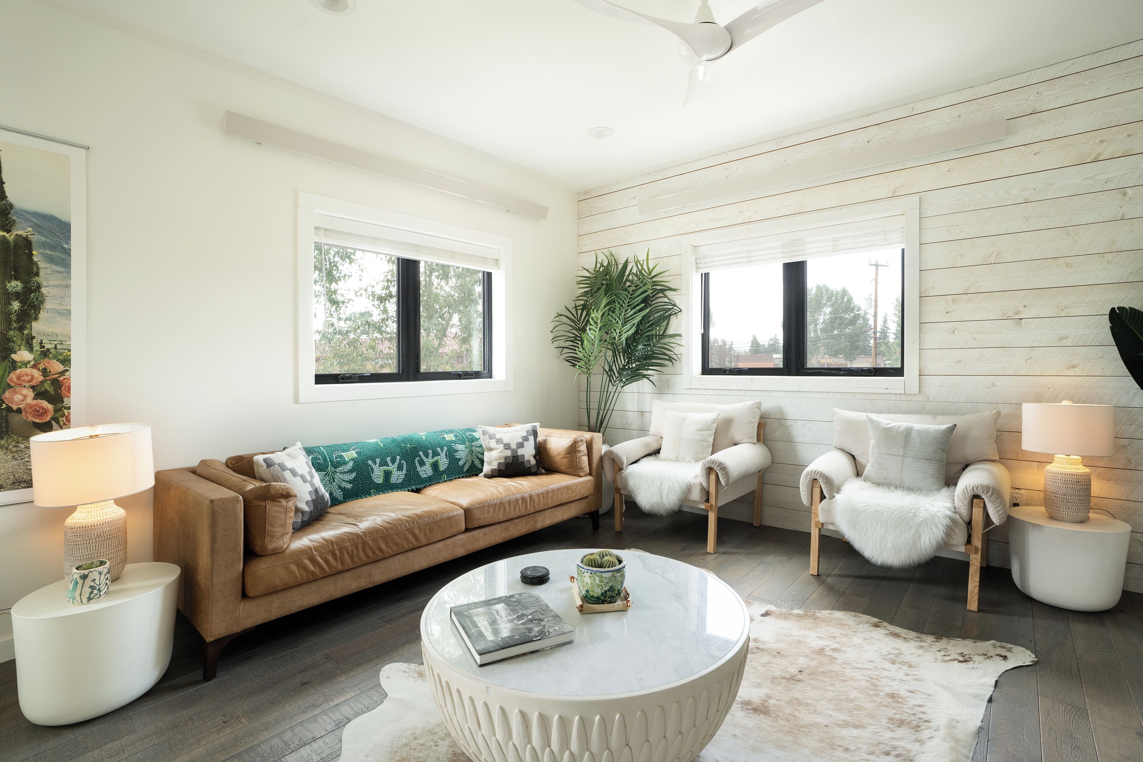 Light & Airy Mountain Town Apartment | Oleskelualue | Älytelevisio, Netflix, Hulu, suoratoistopalvelut