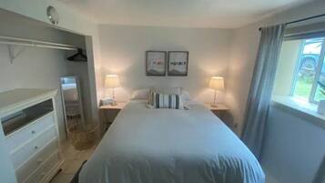 6 quartos, escrivaninha, ferros/tábuas de passar roupa