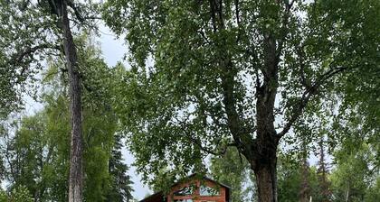 Getaway Home next to beautiful Capt. Cook Park recreation area!