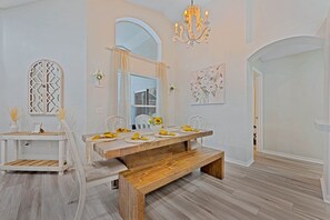 Ensemble douche/baignoire, sèche-cheveux, serviettes fournies, savon