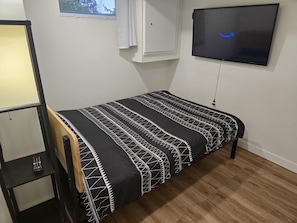 2 habitaciones, escritorio, wifi gratis y ropa de cama