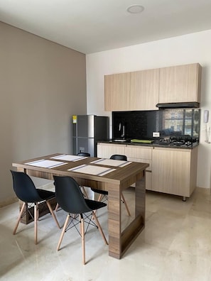 Apartment, 1 Bedroom, 2 Single Beds | Eigene Küche