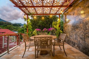 Deluxe Villa | Terrace/patio