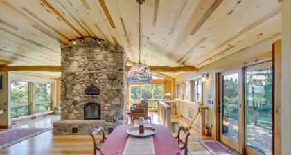 Idyllic Sturgeon Bay Cabin w/ Fire Pit + View