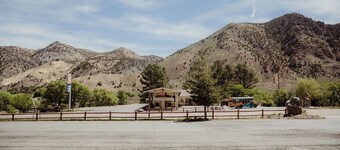 0124) Candy Suite 124