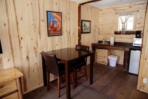 0126) Candy Suite 126