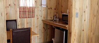 0127) Candy Suite 127