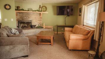 Télévision, cheminée