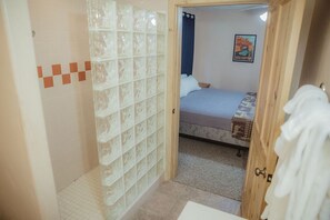 3 chambres, draps fournis