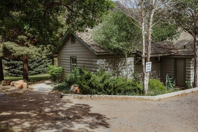 Robber's Roost Cabin