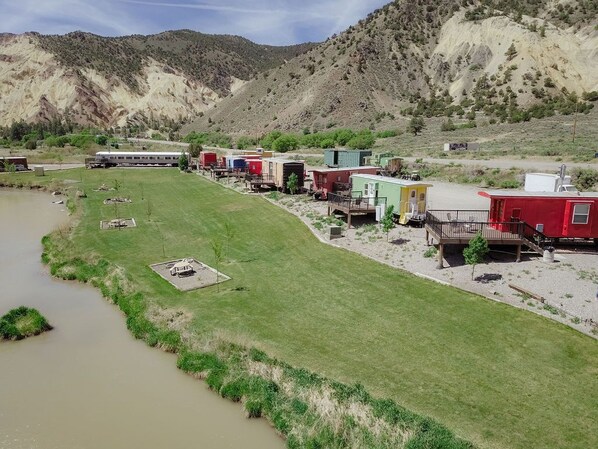 Exterior - T-000001) Rio Grande (Sevier)