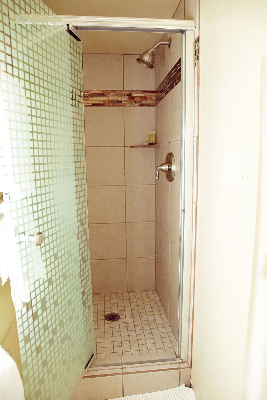 Shower, towels