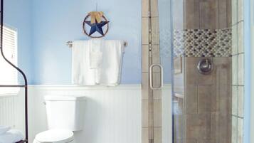 淋浴設備、提供毛巾