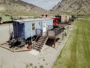 Exterior - T-0005) Pennsylvania (Sevier)