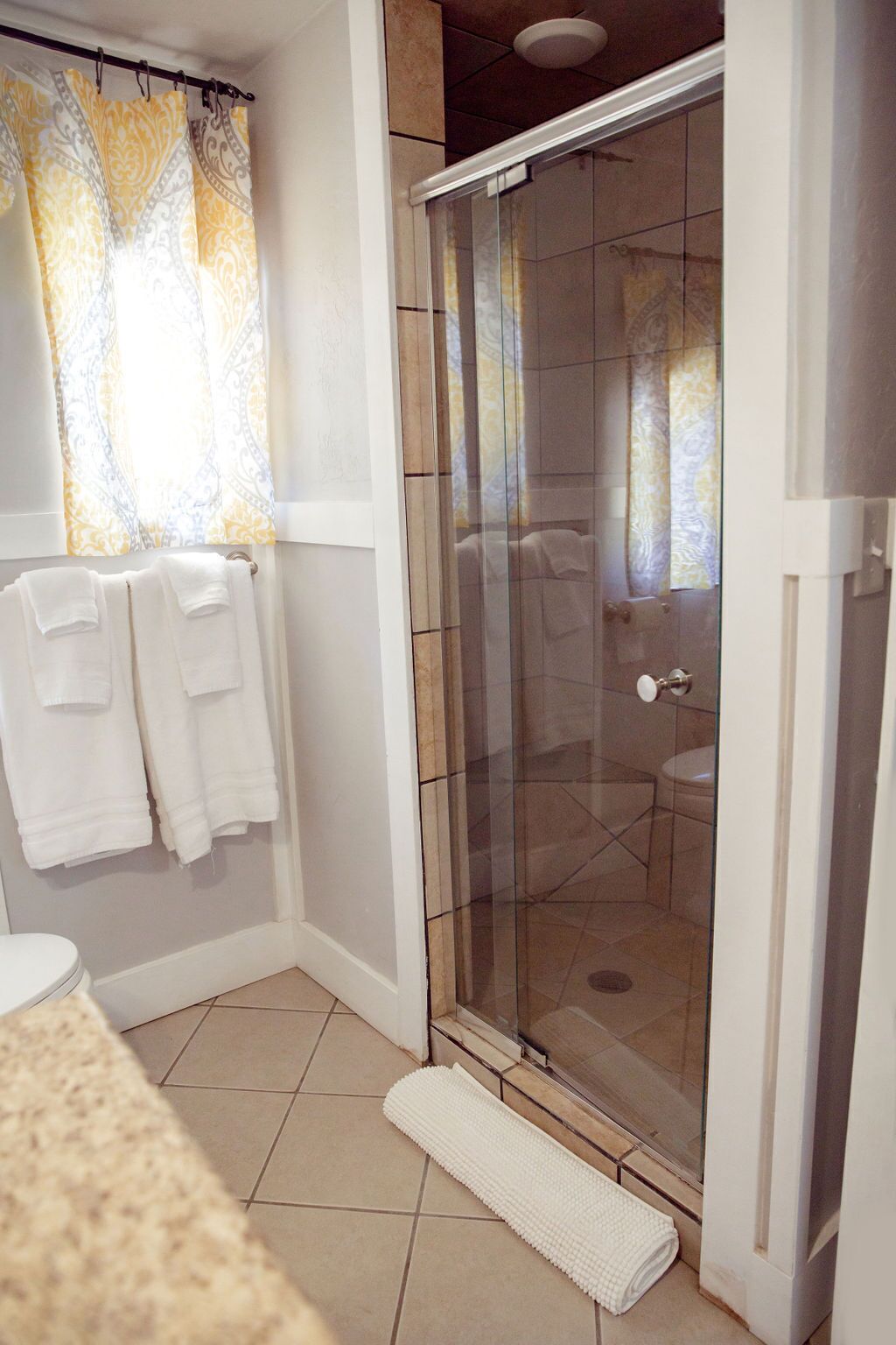 Shower, towels