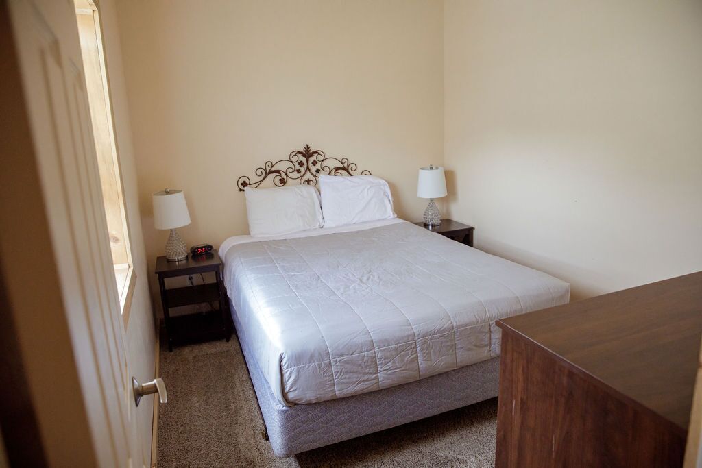 1 soveværelse, sengetøj