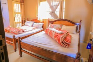 Twin Room - Precise Hotel (Kampala)