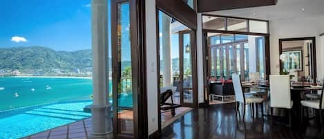 Panoramic Villa | Living area