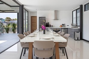 Dining room - Elegant 4BR Pool Villa Sunset Garden 3 (Rawai)