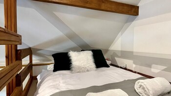 Character 1 Bedroom House With Parking