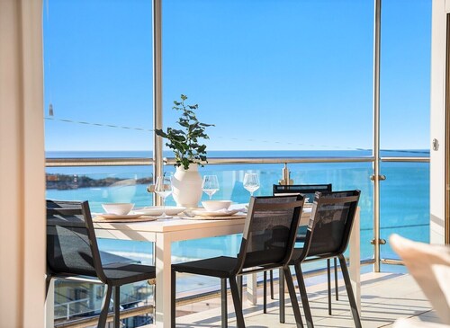 OUTSTANDING! WHITE HOUSE TASMANIA, BOAT HARBOUR BEACH
OFF SEASON SPECIALS!