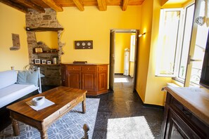 Panoramic House | 2 bedrooms, iron/ironing board, free WiFi - Casa di MOMO (Carate Urio)