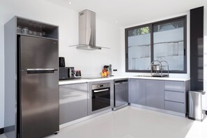 Luxury Villa | Private kitchen | Fridge, microwave, stovetop, dishwasher - Trendy Modern Pool Villa Sunset Garden 4 (Rawai)