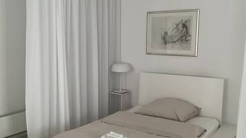 1 bedroom, in-room safe, desk, iron/ironing board