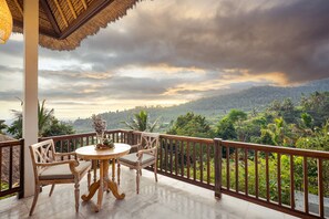 Villa, 2 slaapkamers, uitzicht op zwembad | Terras