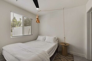 Iron/ironing board, WiFi