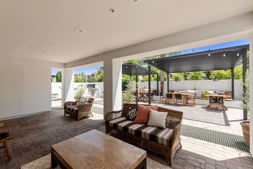 Moke's sweet suite w/ Heated Pool, GYM & Hot Tub