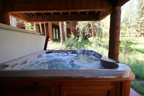 Outdoor spa tub - Starfire 1992 (Keystone)