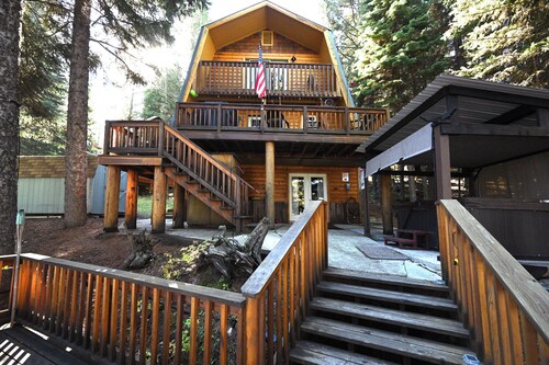 Henrys Lake Waterfront Cabin|Hot Tub|Garage